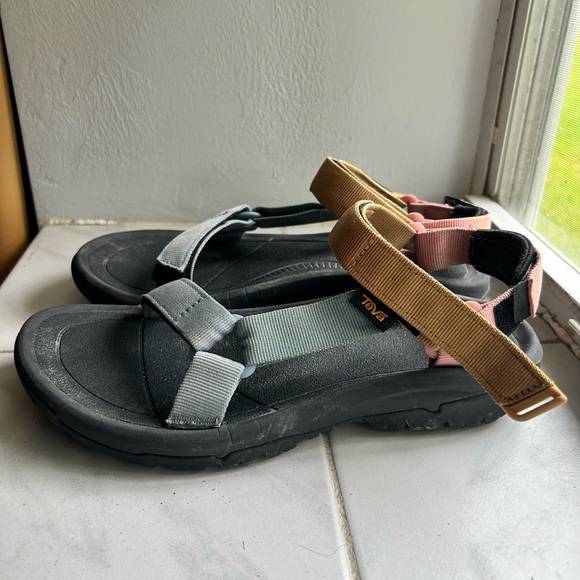 Women’s Teva Hurricane XLT2s - Pastel Block Size 8 - Picture 4 of 6